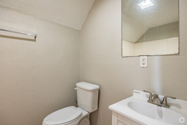 1BR, 1BA - 500SF