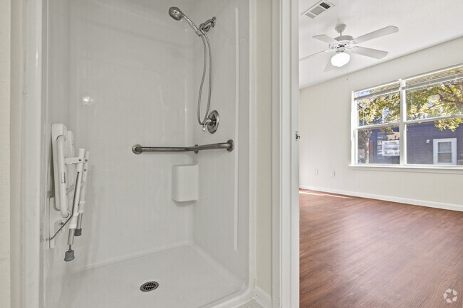 2BR, 2BA - 1,036SF - 1st Bathroom