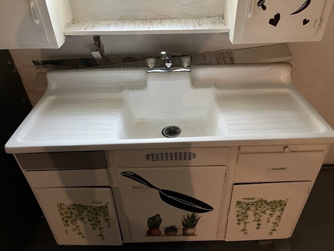 Photo - 4004 E 147th St