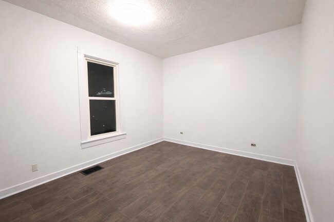 Photo - 265 Center St