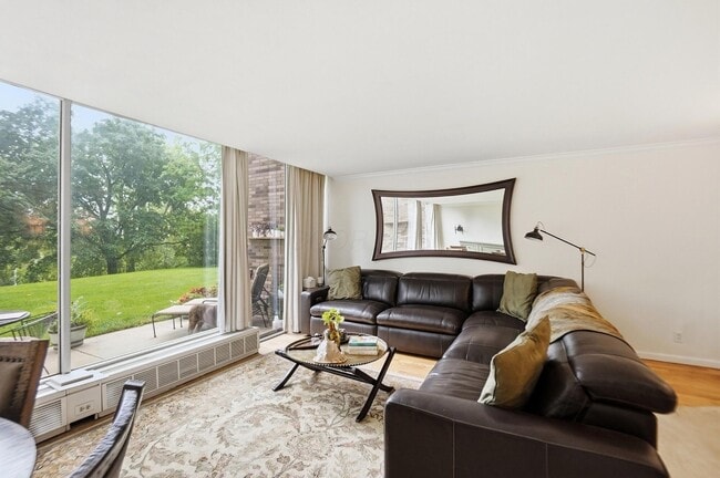 1000 Urlin Ave Unit 12