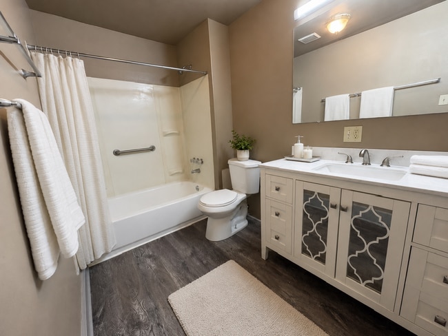 Photo - 198-200 Westwood Ave Akron, OH 44302 MFH2  .NS .T2 Unidad 200