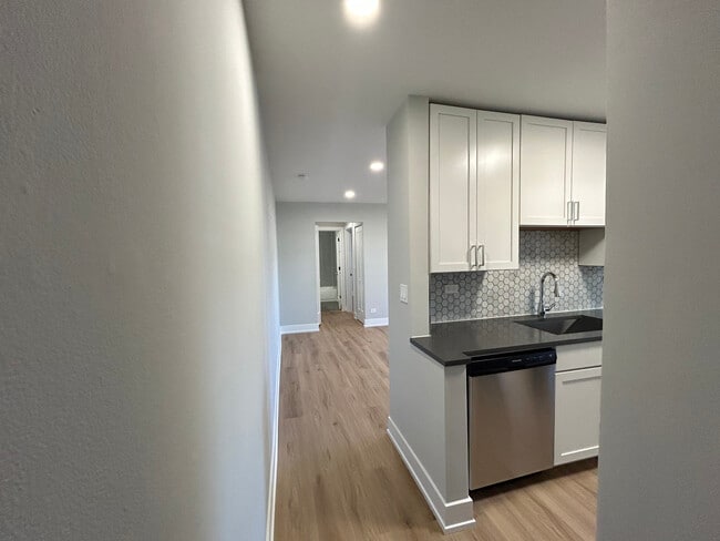 Photo - 540 W Aldine Ave