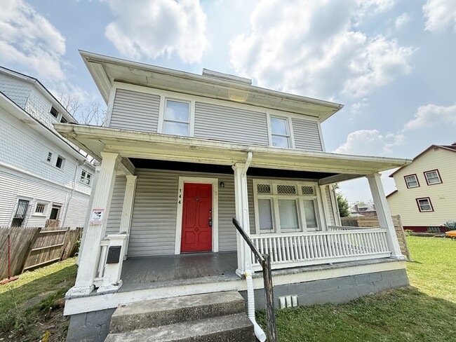 144 Oxford Ave