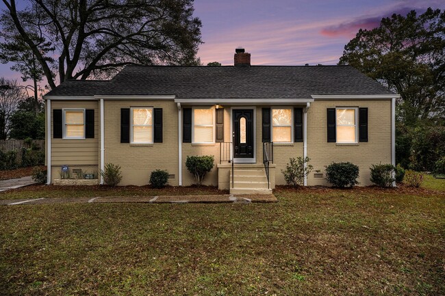 3 bedroom 2 Bath Decatur Bungalow - 3 bedroom 2 Bath Decatur Bungalow House