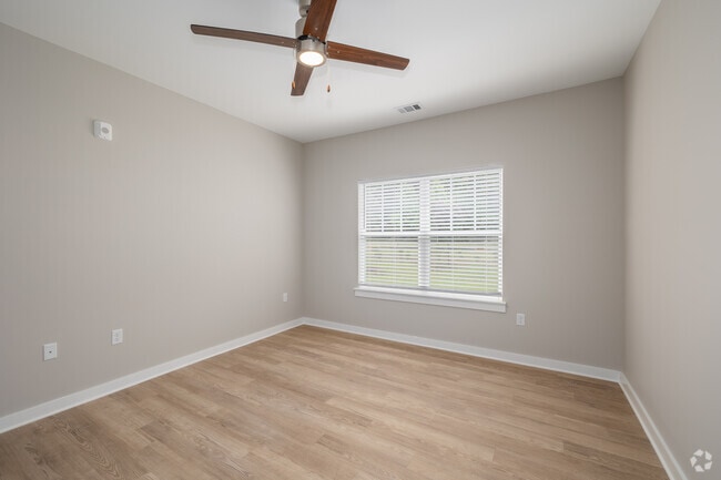 3BR, 2BA - 1,275SF - Primary Bedroom