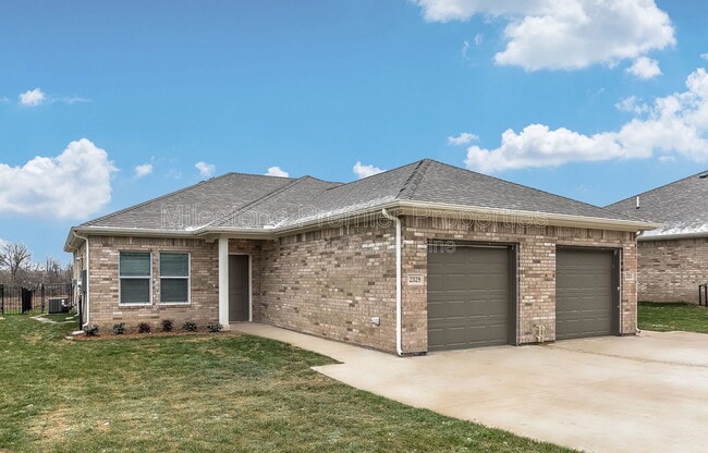 Building Photo - 2407 N Hickory St