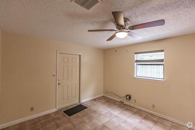 Building Photo - 1786 SW 22nd St Unit 3 Rental