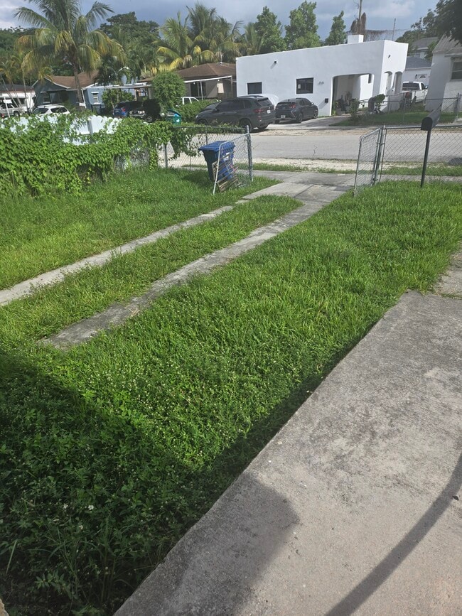 Photo - 1951 NW 49th St