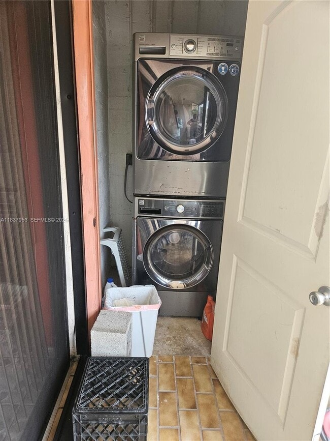 Photo - 855 NE 209th St Unit 203-34