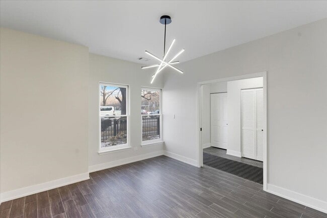 Photo - 839 W 14th Pl