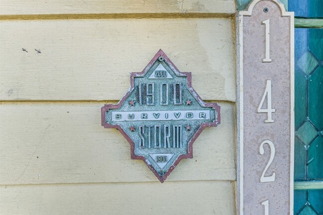 Photo - 1421 Winnie St