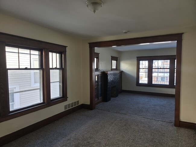 Photo - 265 Lisbon Ave Unit #2