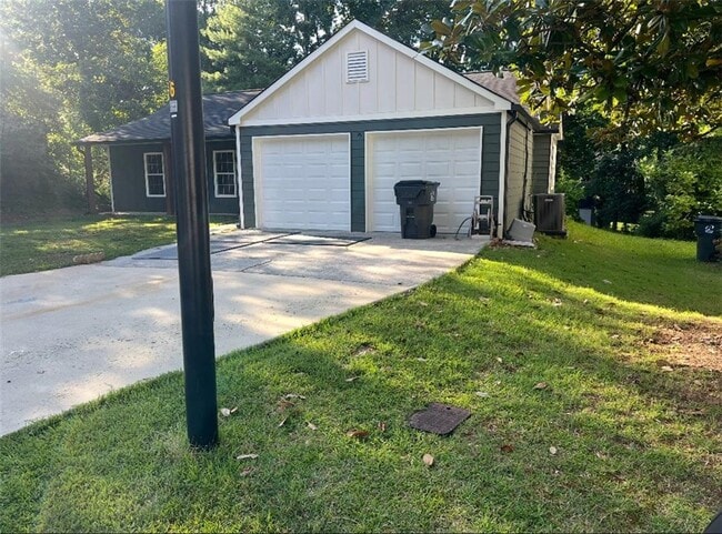 Building Photo - 1260 Della Way Rental