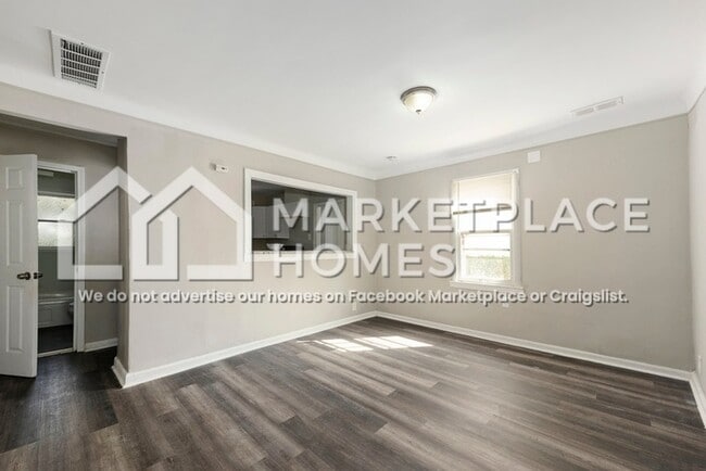 Photo - 7577 Westminster Ave