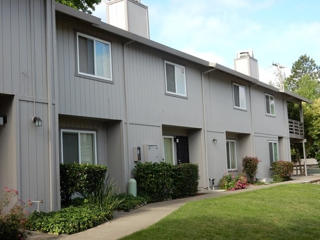 Orangevale Plaza Townhomes - Orangevale Plaza Townhomes