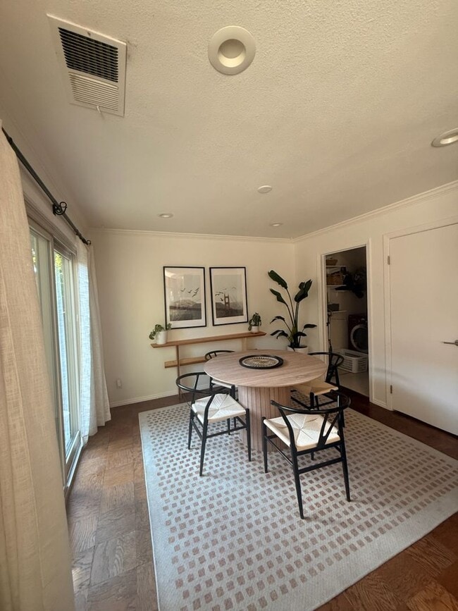 Photo - Welcome to this beautiful townhouse located in Walnut Creek-Countrywood 3 bedroom 2.5 Bath