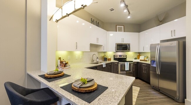 Building Photo - 1-Bed | Montrose Meets Museum District Liv... Unit ECM Rental