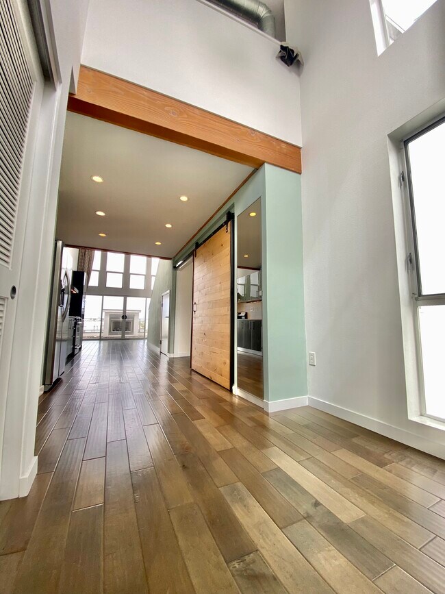 Photo - 4215 Glencoe Ave Unit PH403