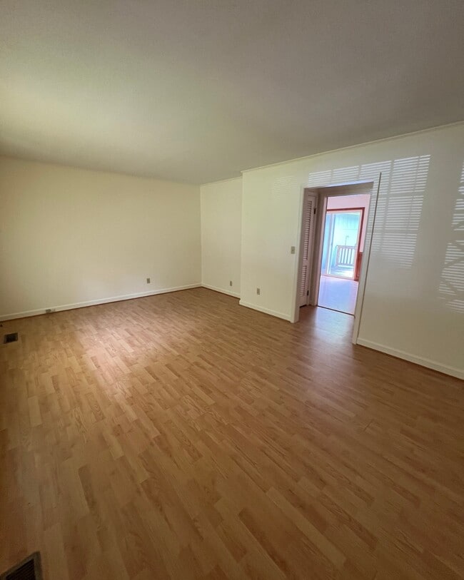 Photo - 1521 Cedar Ln