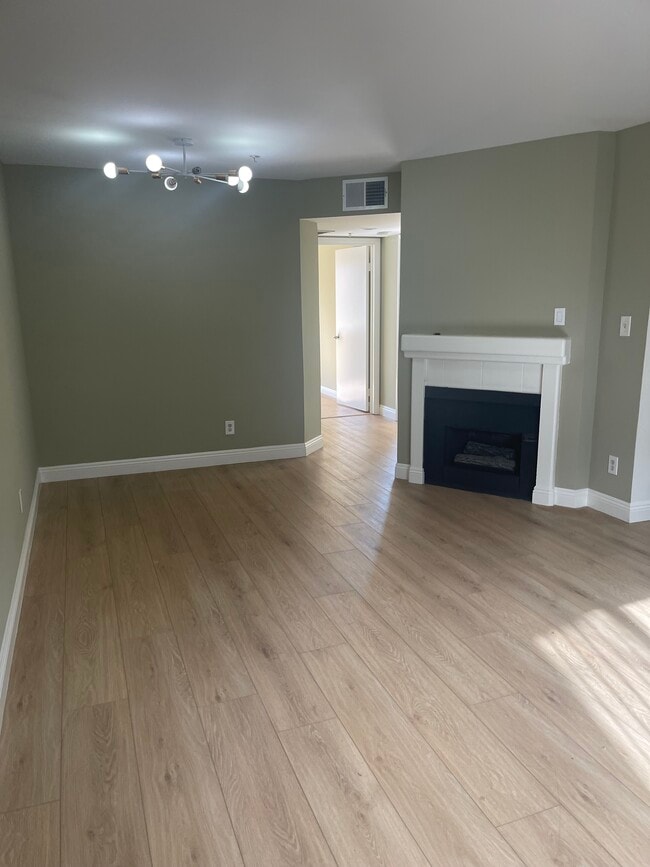 Photo - 7330 Eton Ave Unidad 102