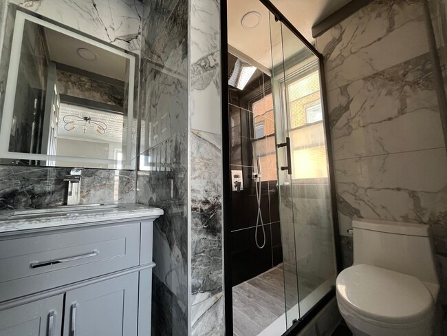 Photo - 86 Irving St