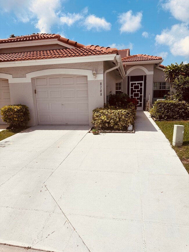 Driveway -- 2 parking spaces