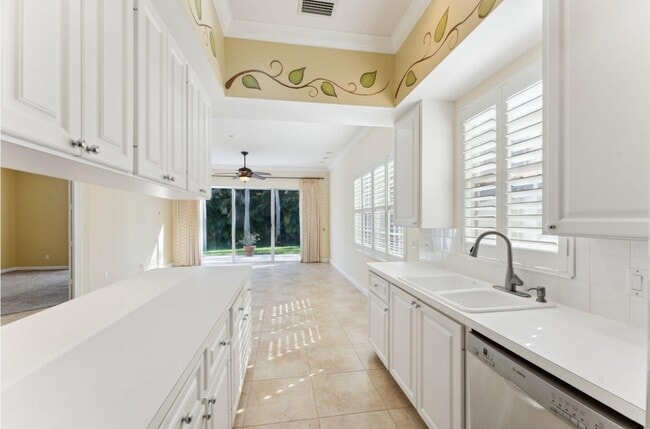 Photo - 4655 Hammock Cir