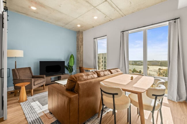 Building Photo - 605 N 12th St Unit SI ID1312601P