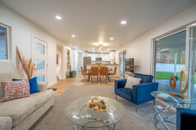 Photo - 961 E 5650 S