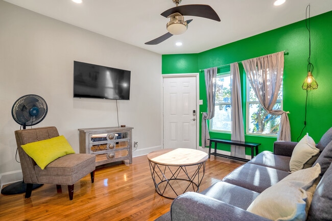 Photo - 1318 11th St