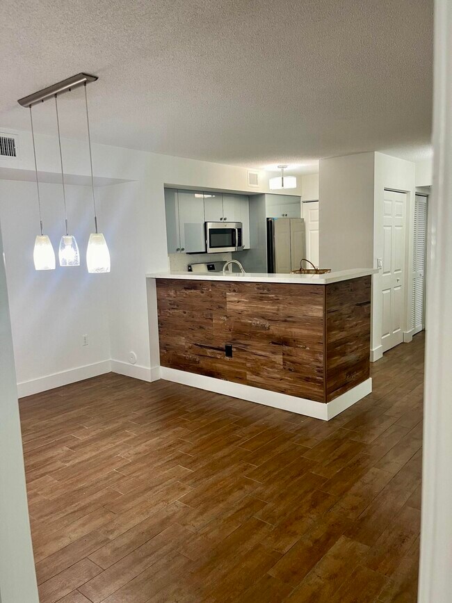 Photo - 631 SW 111th Ln Unit 102