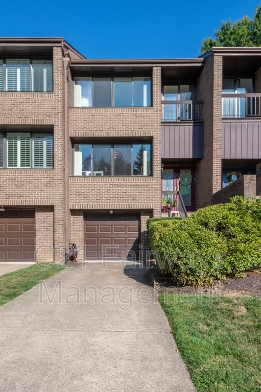 Building Photo - 804 Fairways Dr Rental