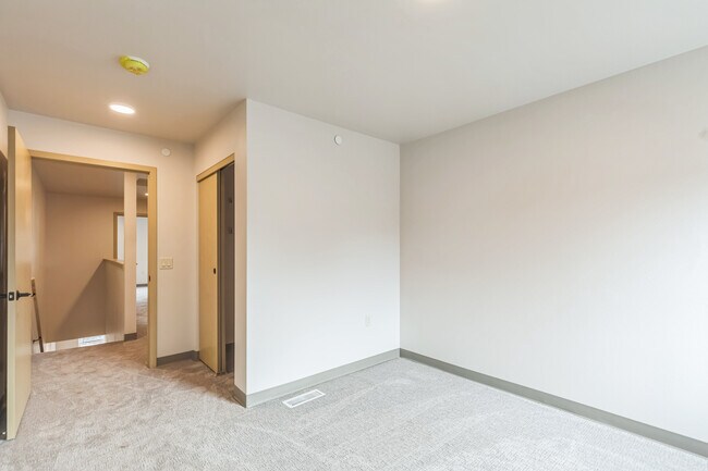 Lindoo School Apartments and Townhomes