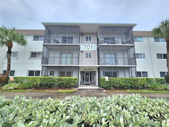 Photo - 701 NE 1st Ct Condo Unit 201