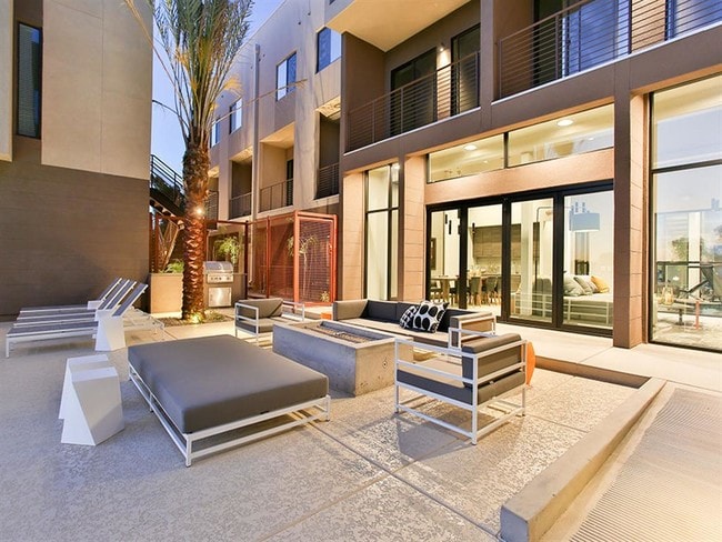 Dusk Scottsdale Apartments