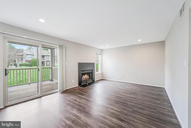 Photo - 1719 Ascot Way Unidad 1719D