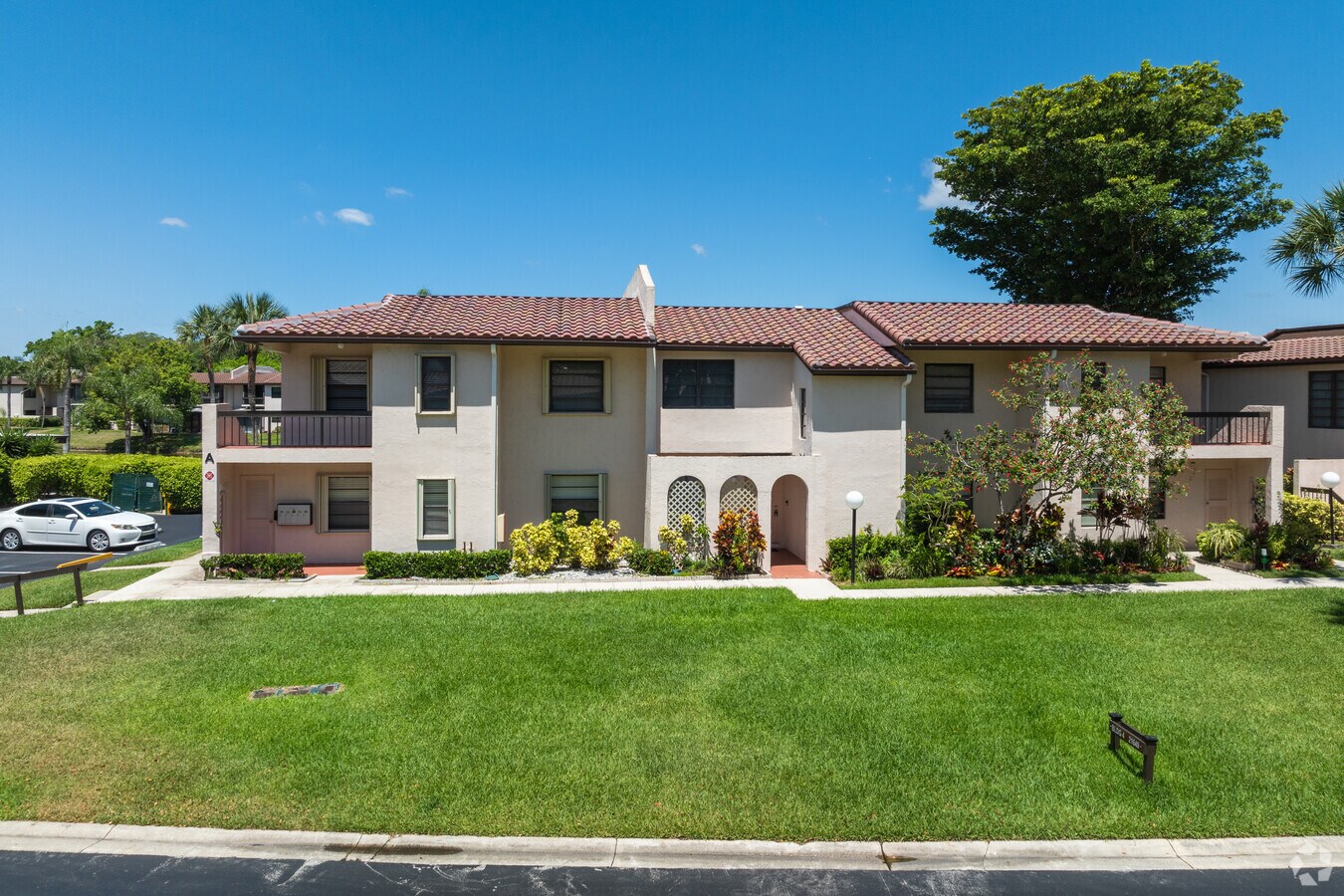 Entrada - Vistas of Boca Lago