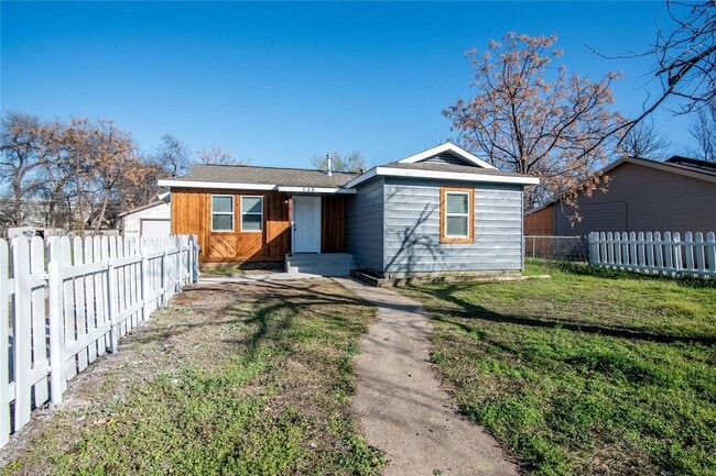 Photo - 540 Hensley Dr House