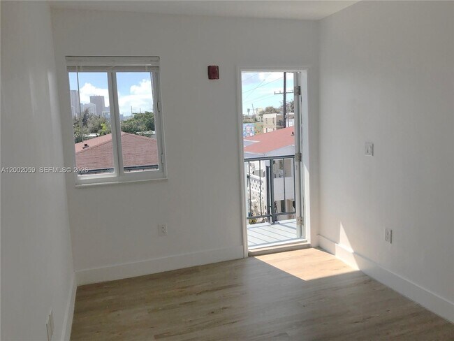 1815 NW 1st Ct Unit 8