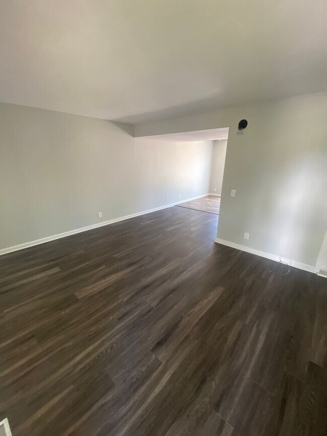 Photo - Renovated 3 bed, 2.5 bath Townhome in Aurora
