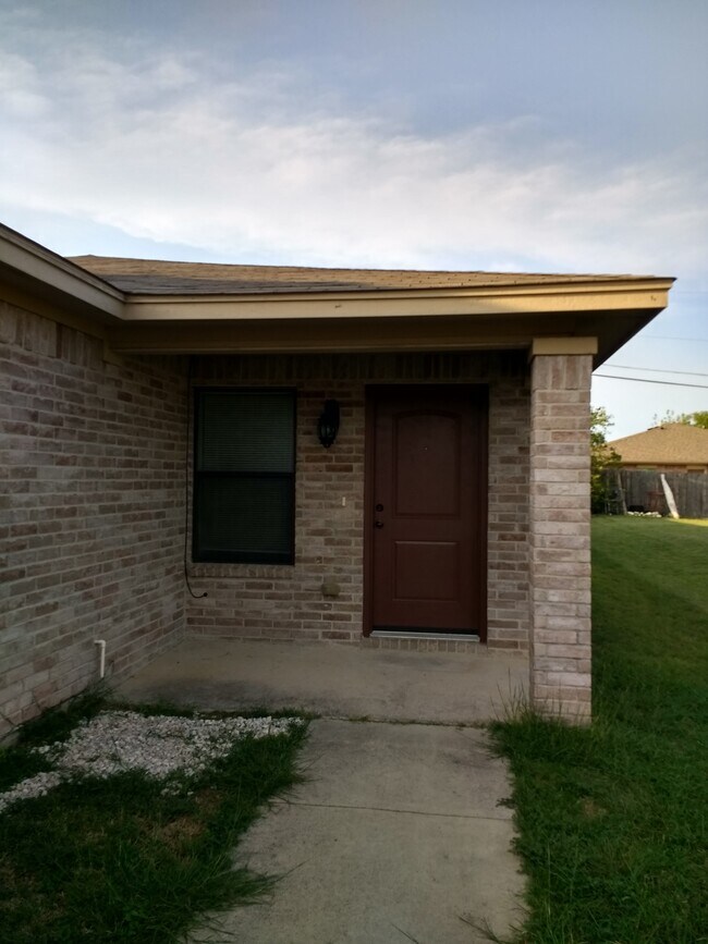 Photo - 8124 Doreen Ave