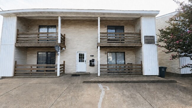 Building Photo - 9634 Elnora St Unit 9634 Elnora - D