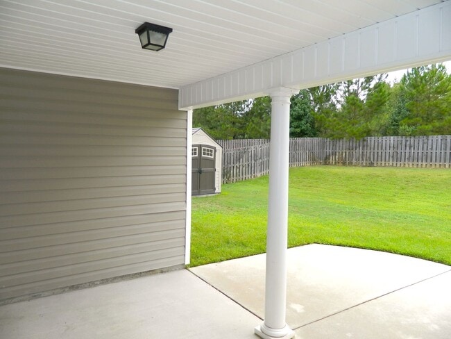 Building Photo - 498 Sebastian Dr