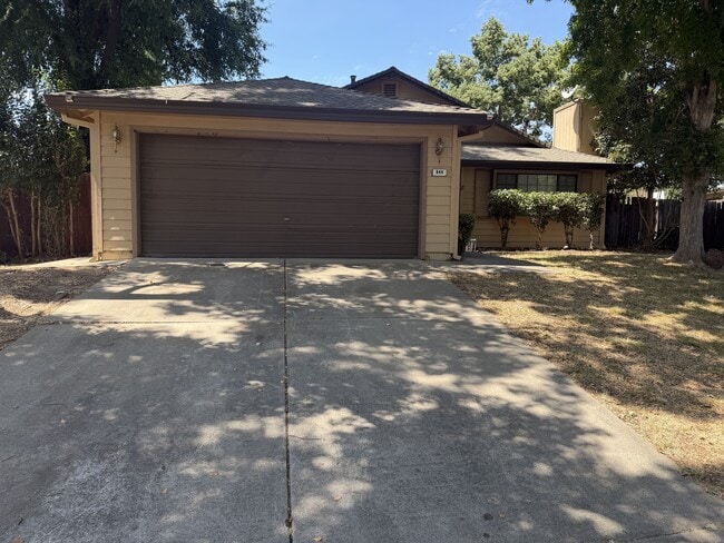 Photo - 844 Stetson Way