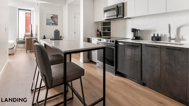 Photo - 632 Howard Rd SE Unidad 836