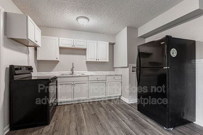 Photo - 7300 E 112th St