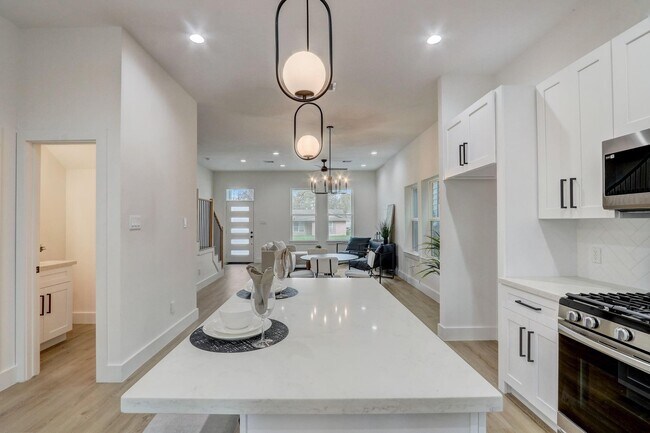 Photo - 1209 Dewalt St