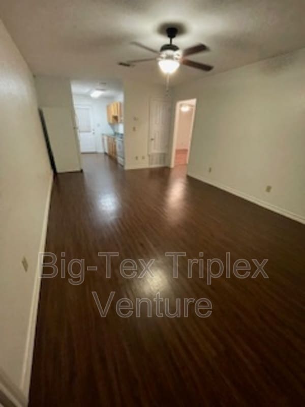 Photo - 282 N Pecan St