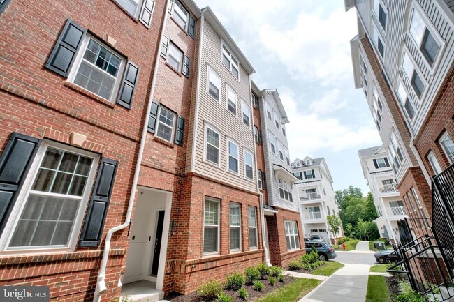 Building Photo - Townhouse in Owings Mills